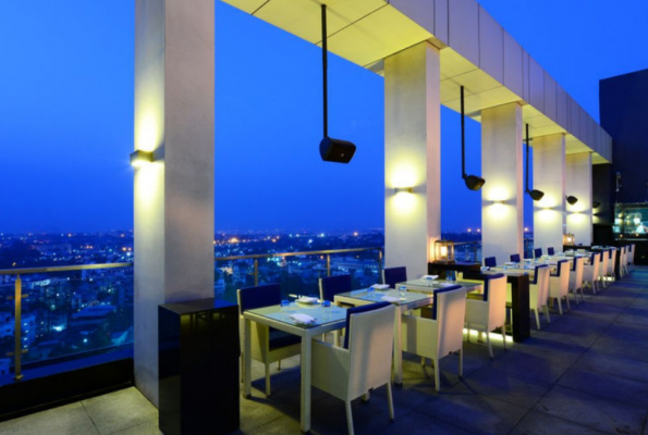 DoubleTree by Hilton Hotel Pune 1