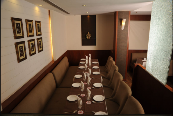 Damurs Bar & Restaurant 1