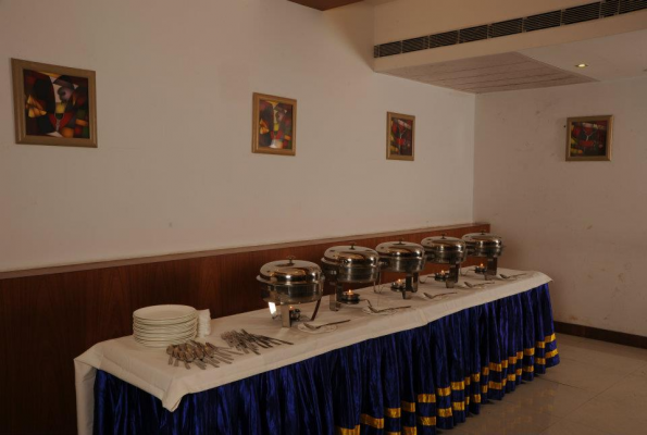 Damurs Bar & Restaurant 5