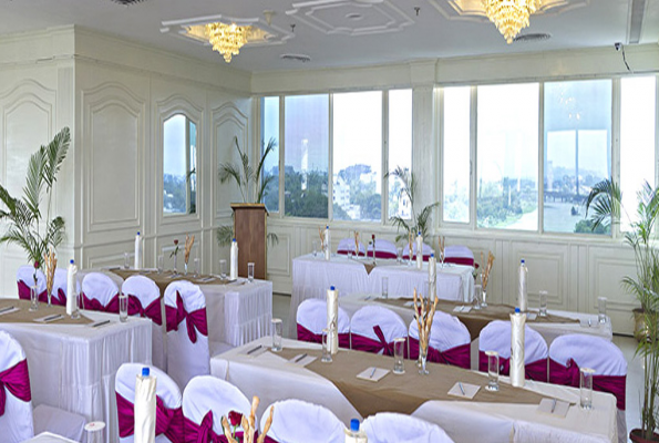 Hotel Clarks Avadh 2