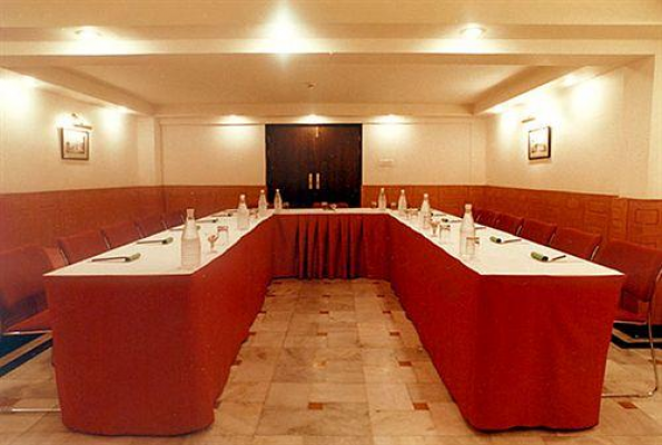 La Place Sarovar Portico