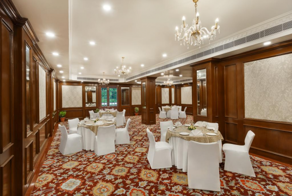 La Place Sarovar Portico 4