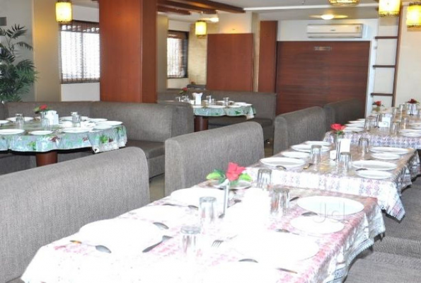Hotel Summit & Restaurant 1