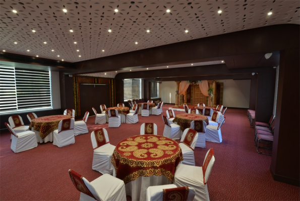 Hotel Aum Regency 3