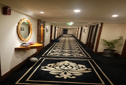 Hotel Clarks Shiraz
