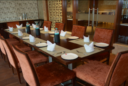 P L Palace Lords Inn