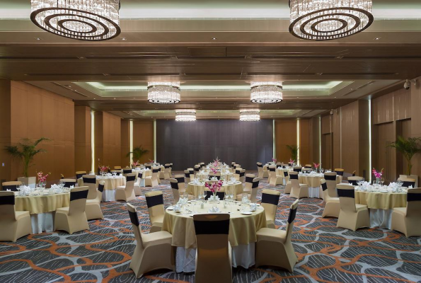 Holiday Inn 5