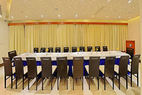 Metro Grand Hotel