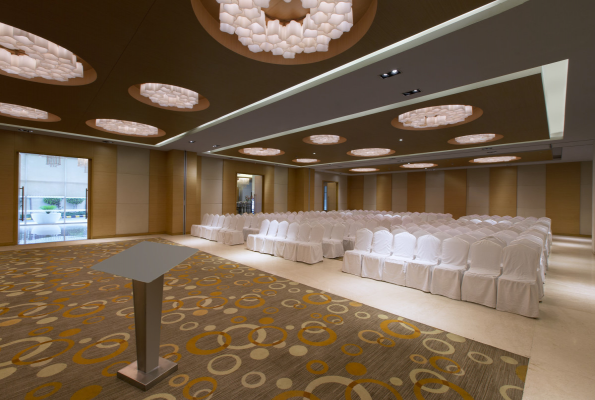 Four Points by Sheraton Hotel & Serviced Apartments