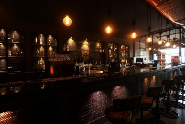 Road House Cafe Bar