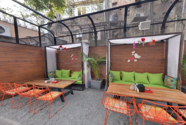 Unplugged Courtyard 2