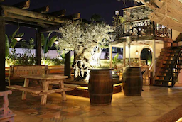 Fenny's Lounge And Kitchen
