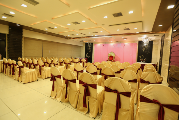 Hotel Sitara Grand 3