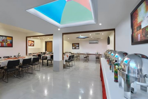 Hotel Regale Inn 3