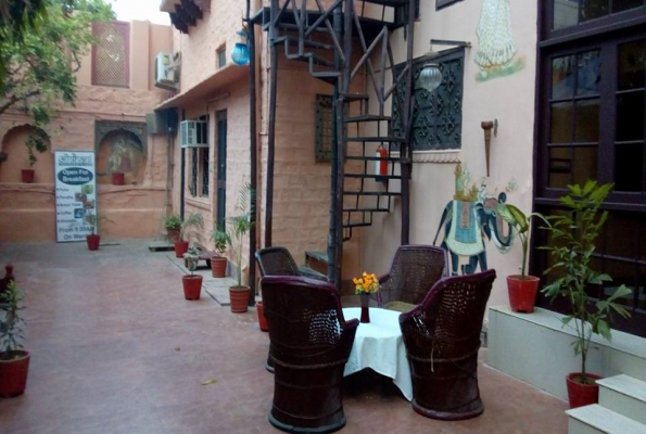 Odhani Restaurant & Cafe 2