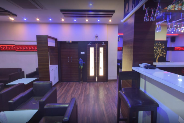 Man Manuhar Restaurant And Bar 3