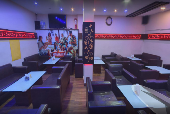 Man Manuhar Restaurant And Bar 4