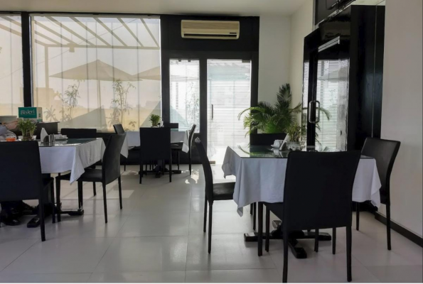 Ar Suites Fontana Bay 1