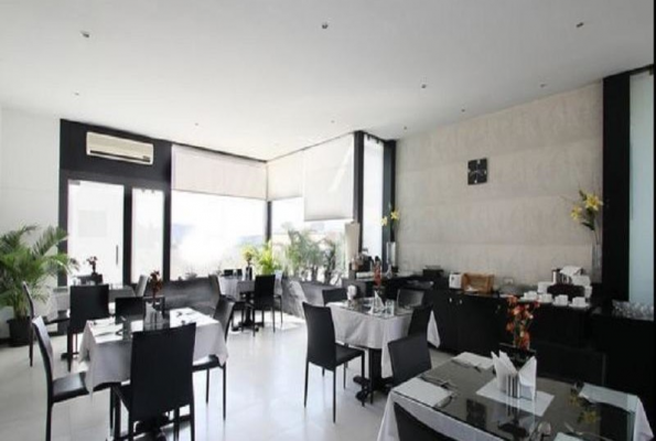 Ar Suites Fontana Bay 2