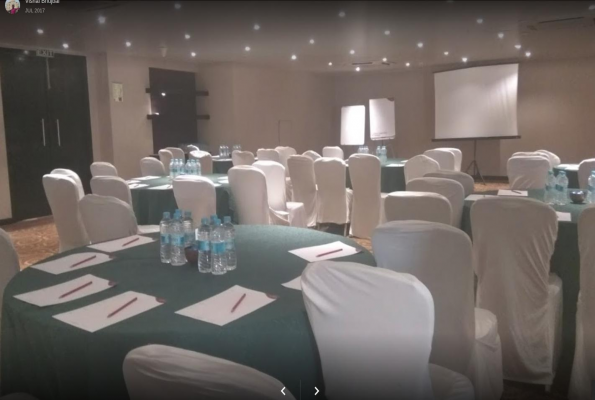 Crowne Plaza 4