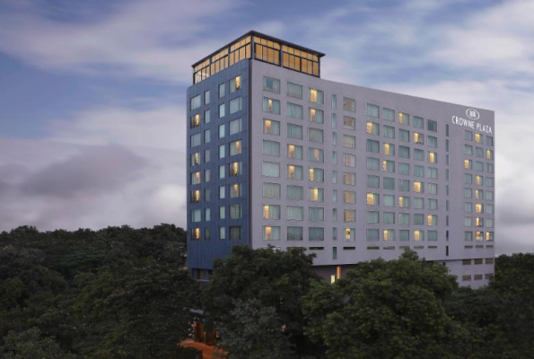 Crowne Plaza 5
