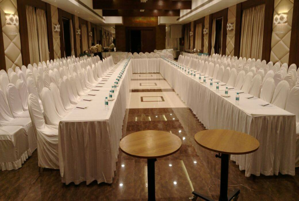 Maple Banquets & Lawn 4