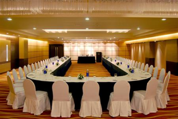 Country Inn & Suites Sahibabad 4