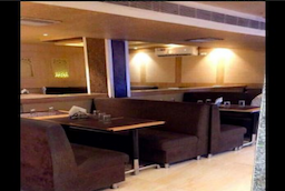 Shahi Dastarkhwan Restaurant