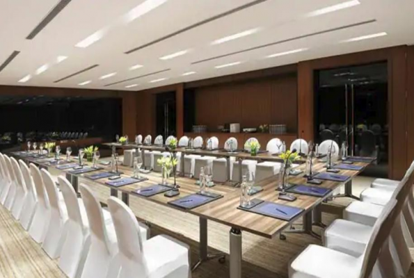 Hilton Bangalore Embassy Golflinks 2