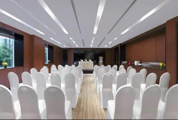 Hilton Bangalore Embassy Golflinks 2