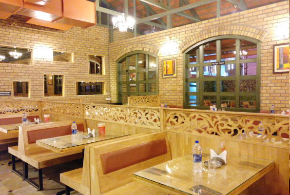 Empire Restaurant Bannergatta 5