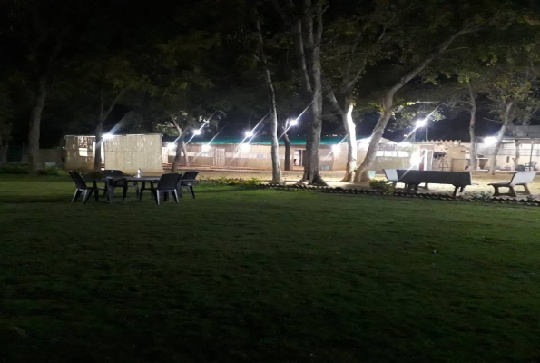 Saras Parlor And Restaurant 2