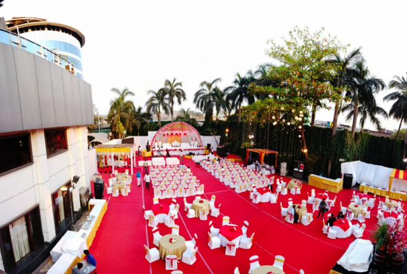 Peninsula Grand Hotel 5
