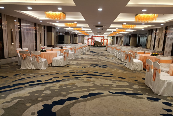 Hotel Solitaire Banquet & Lawn 4