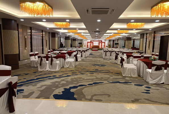 Hotel Solitaire Banquet & Lawn 5