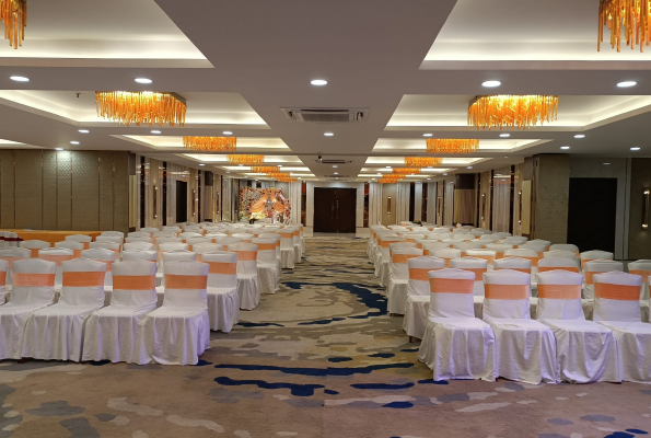 Hotel Solitaire Banquet & Lawn 1