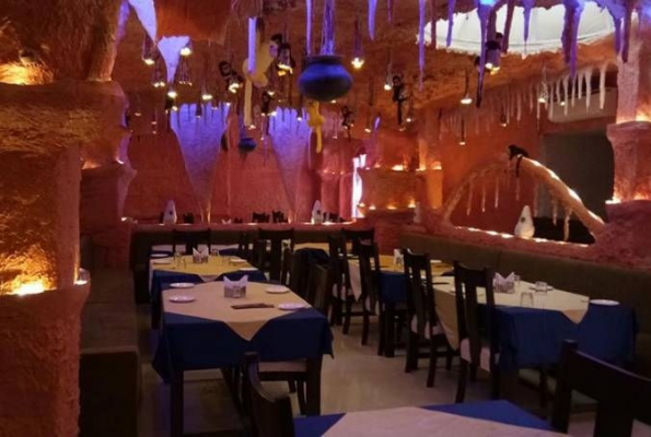 The Caveland Restaurant 5