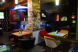 Criscendo Cafe N Lounge