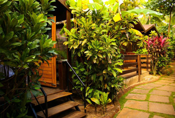 Peles Windsong Wooden Cottages 4