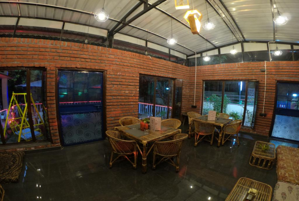 Uds Cafe And Homestay 1