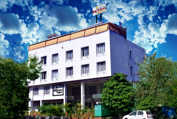 Hotel Rajhans Regent 4