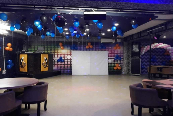 Giggles Club 1