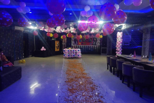Giggles Club 3