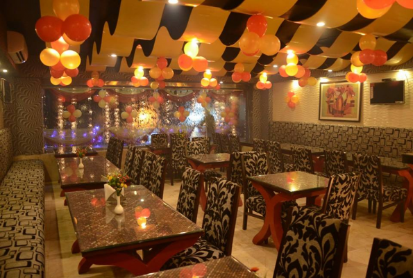 Dee Lounge Bar And Multicuisine Restaurant 2