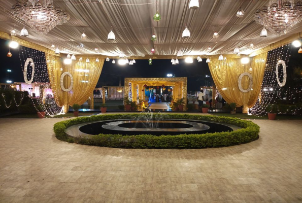 Four Seasons Lawn