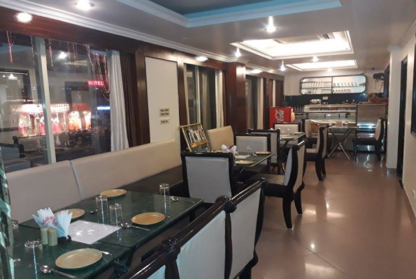 Hotel Sarthak 4