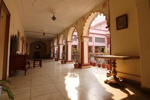 Pallavi International Hotel 5