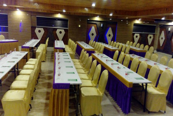 Hotel Nesh Inn