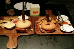 Storm Bar & Grill