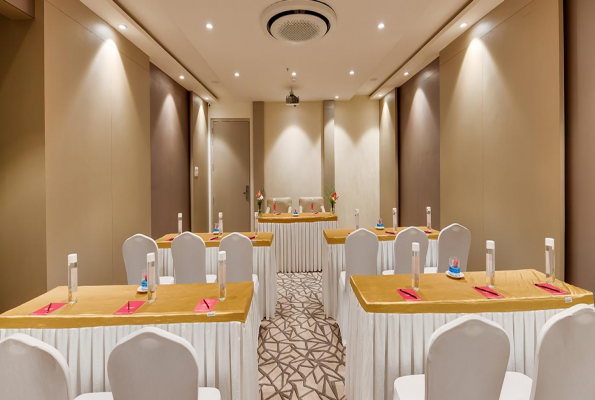 Ramada By Wyndham 4